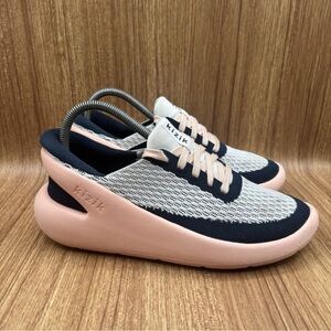 Kizik Roamer Pink and Navy Sneakers